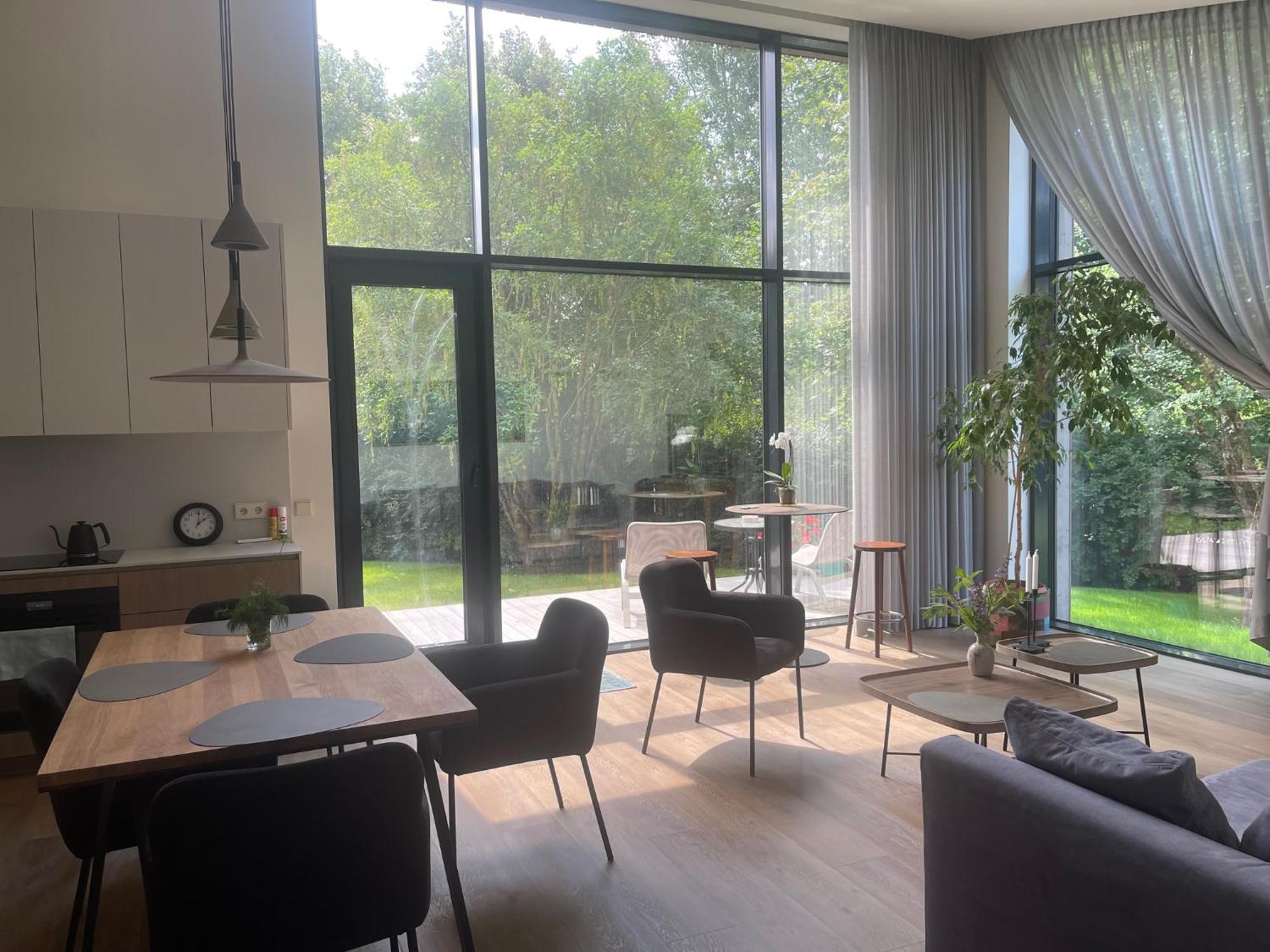 Pine House Lägenhet Zujunai Exteriör bild